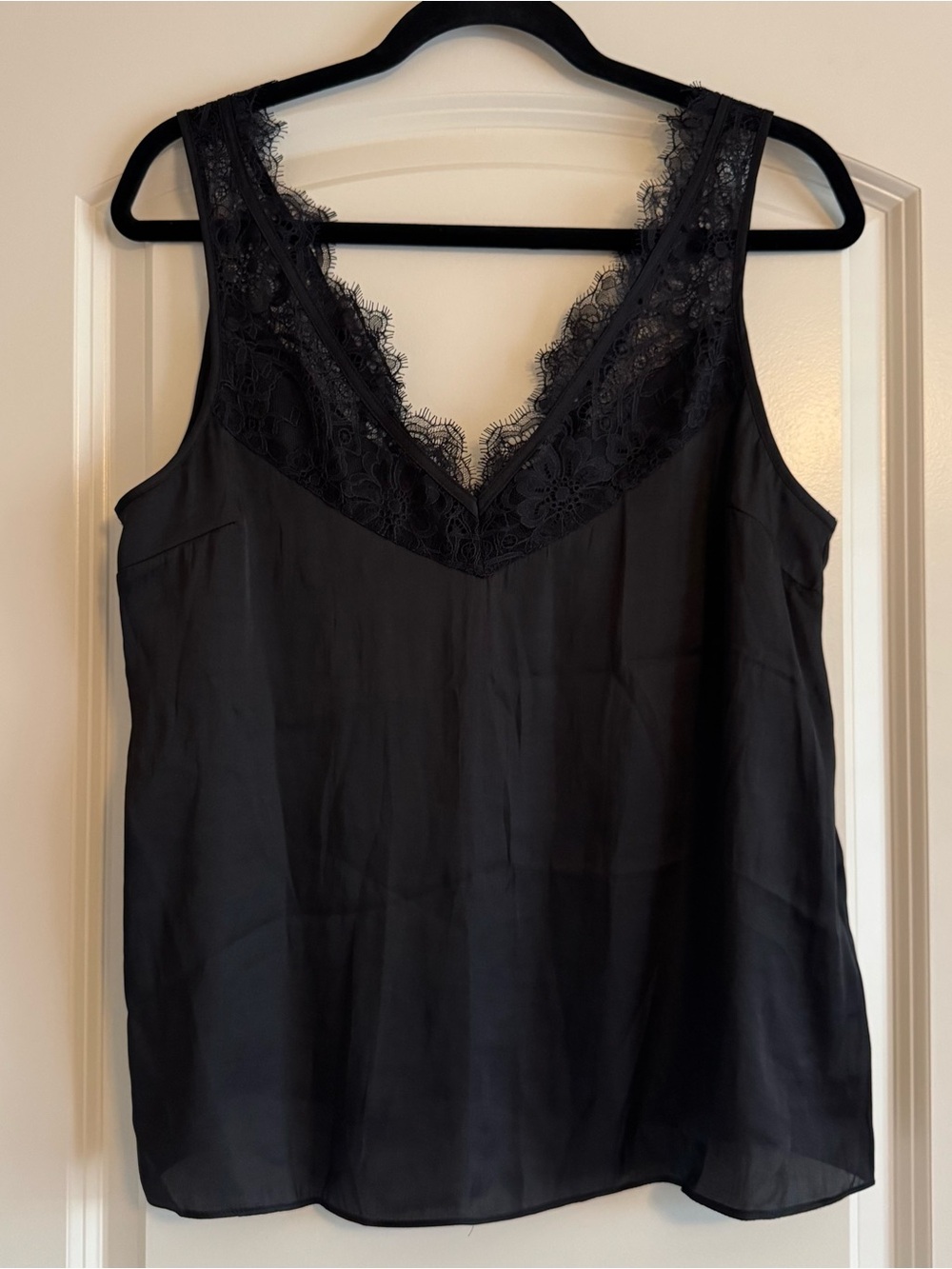 NWT H&M Black Lace-Trim V-Neck Cami